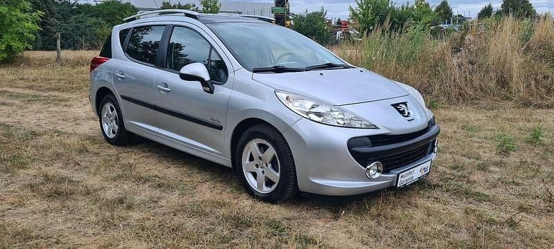 Aluminiumsilber (metallic) Gebraucht 2009 Peugeot 207 Urban Move Kombi | 4.750 € (Teuer) - Bild 1/4
