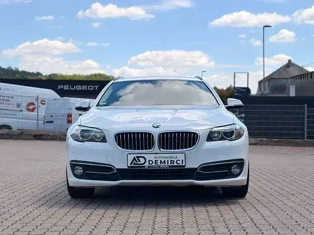 Gebraucht BMW 520 190 PS (139 kW) 2016 Alpinweiss iii Kombi