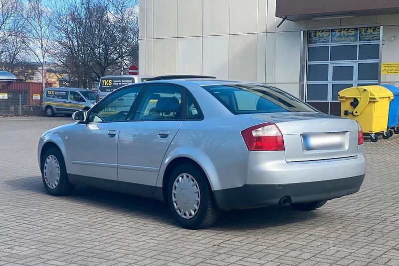 Gebraucht Audi A4 131 PS (96 kW) 2002 Silber Limousine