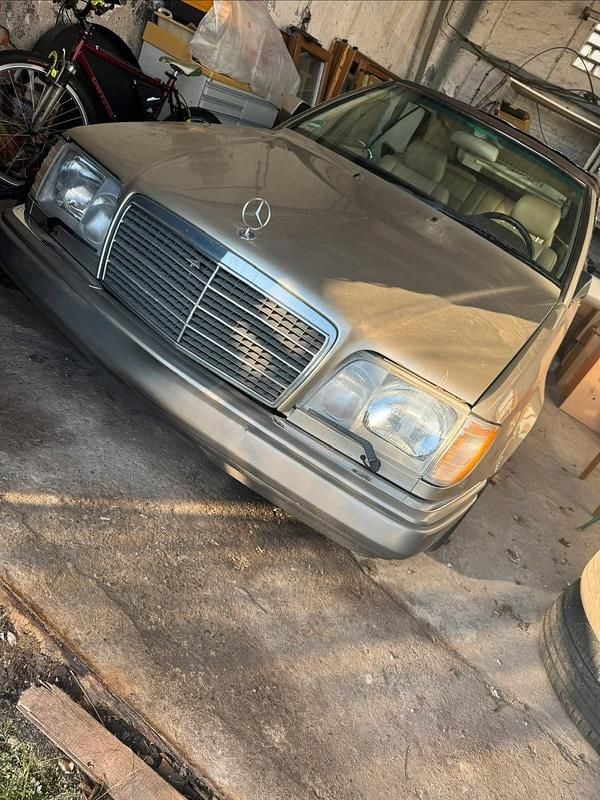 Gebraucht Mercedes E320 220 PS (161 kW) 1995 Gold Cabrio