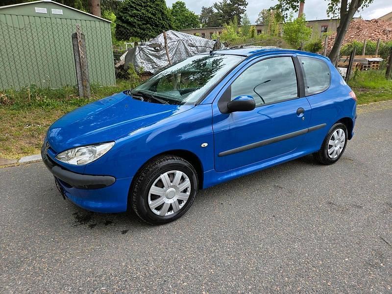 Blau Gebraucht 2006 Peugeot 206 Kleinwagen | 1.450 € (Fairer Preis) - Bild 1/4