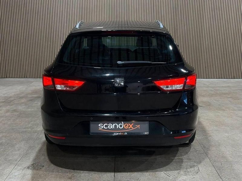 Second-hand Seat Leon 105 CP (77 kW) 2015 Negru Berlinǎ