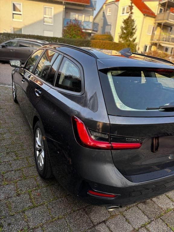 Gebraucht BMW 318 156 PS (114 kW) 2020 Grau Kombi