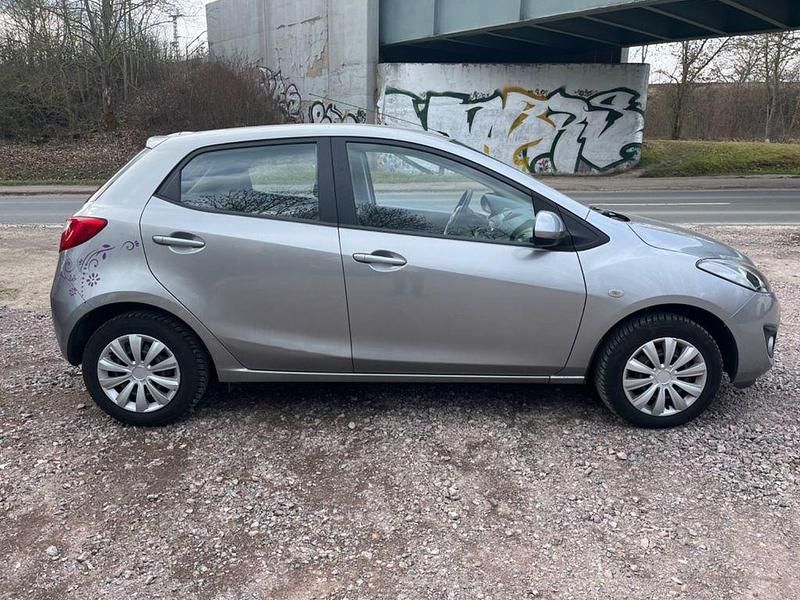 Gebraucht Mazda 2 Center-Line 75 PS (55 kW) 2011 Grau Kleinwagen