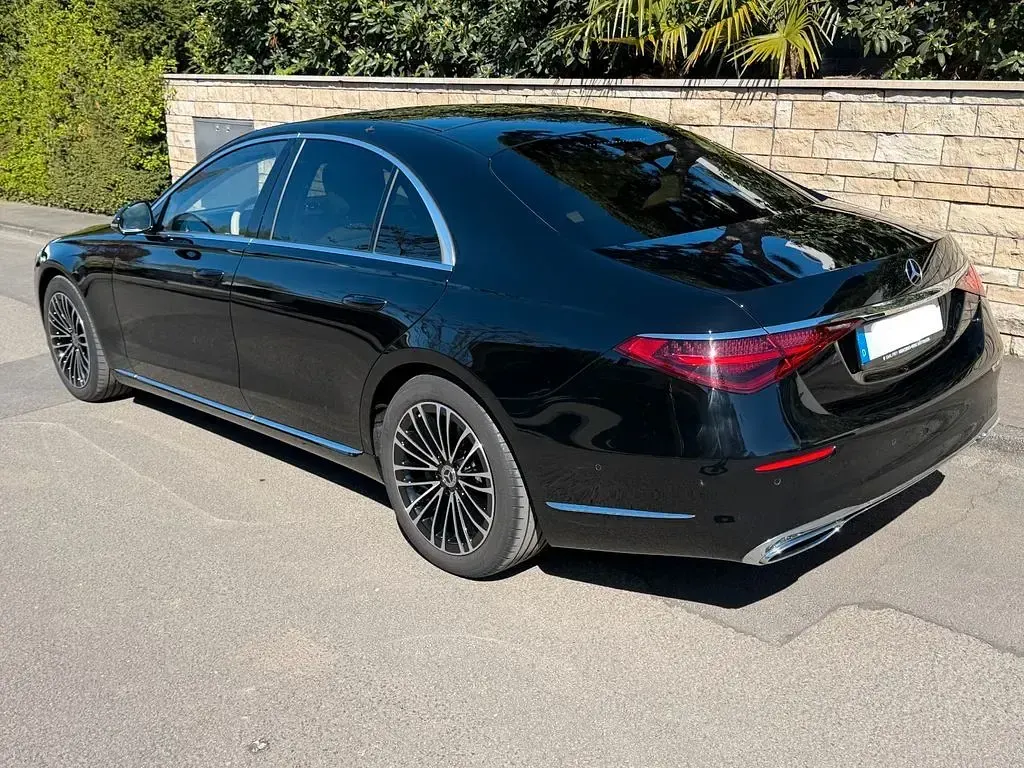 Gebraucht Mercedes S400 330 PS (242 kW) 2022 Schwarz/baltic black Limousine