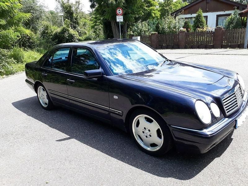 Gebraucht Mercedes E280 Avantgarde 204 PS (150 kW) 1999 Limousine