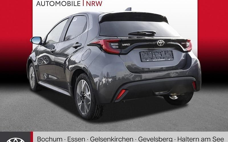 Gebraucht Toyota Yaris Hybrid 116 PS (85 kW) 2025 Grau Limousine