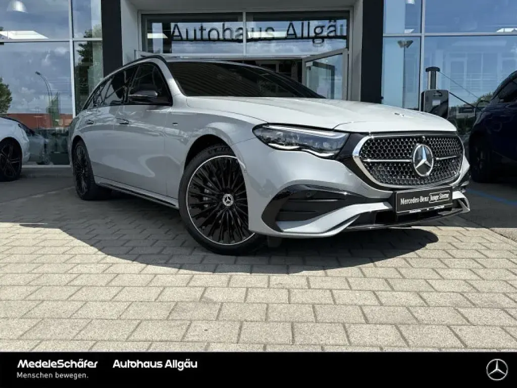 Gebraucht Mercedes 300 AMG 197 PS (144 kW) 2025 Manufaktur lack manufaktur alpingrau uni Kombi