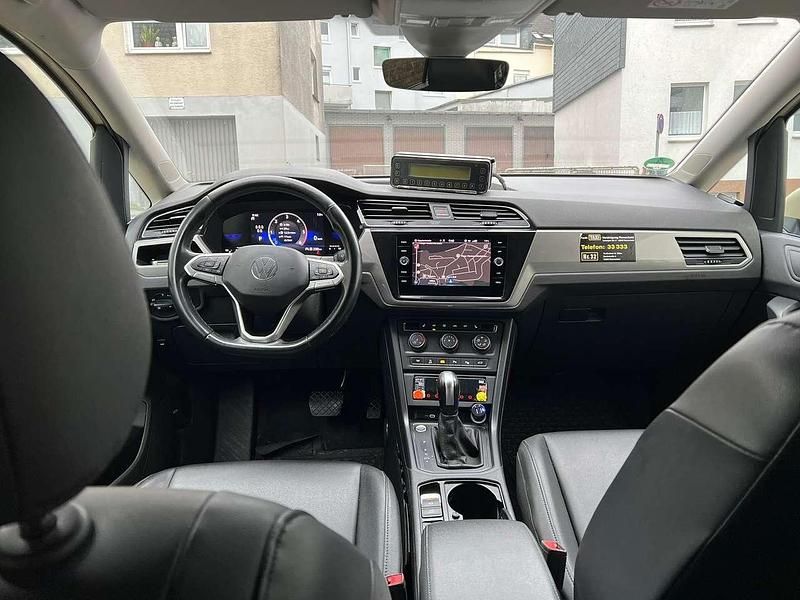 Gebraucht VW Touran Move 150 PS (110 kW) 2023 Van / Kleinbus