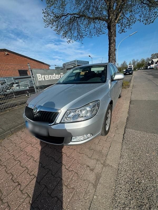 Gebraucht Skoda Octavia Ambiente 102 PS (75 kW) 2009 Silber Limousine