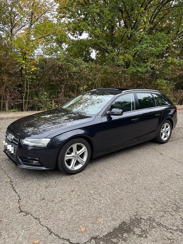Blau Gebraucht 2015 Audi A4 Ambition Kombi | 9.000 € (Superpreis) - Bild 1/4