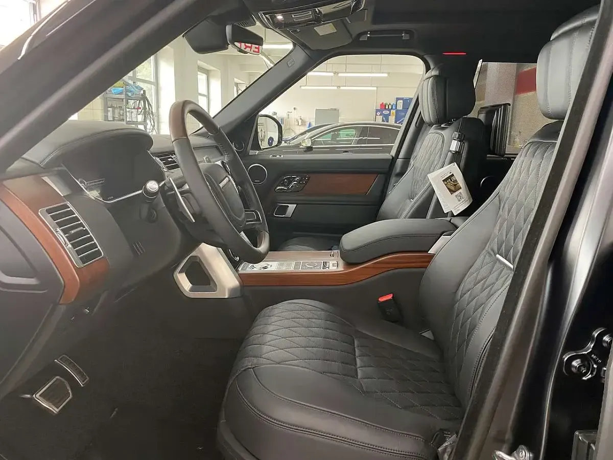 Gebraucht Land Rover Range Rover SVAutobiography 566 PS (416 kW) 2020 Schwarz SUV