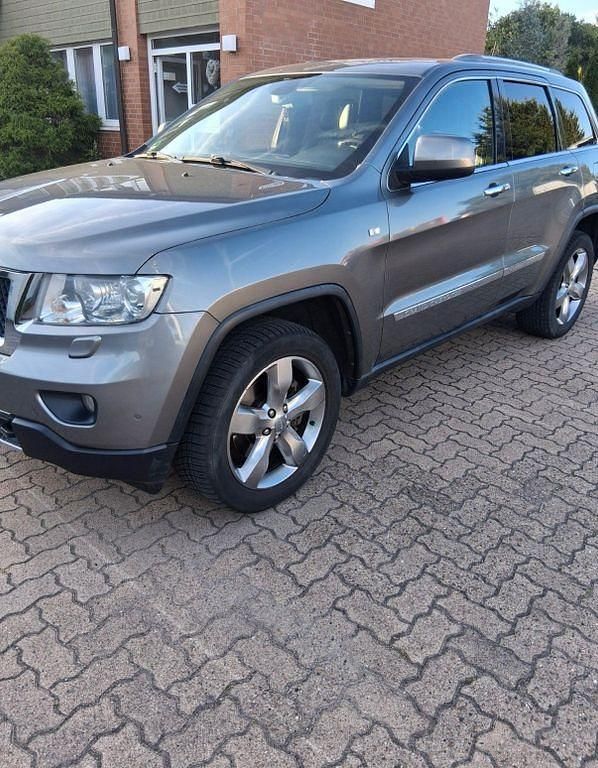 Gebraucht Jeep Grand Cherokee Overland 241 PS (177 kW) 2011 Grau SUV