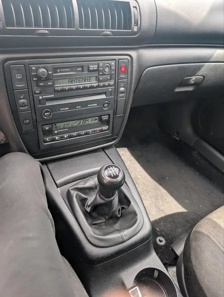 Gebraucht VW Passat 110 PS (80 kW) 2002 Blau Limousine