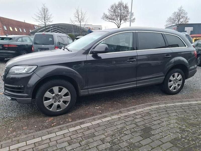 Grau Gebraucht 2013 Audi Q7 Business SUV | 11.999 € (Superpreis) - Bild 1/4