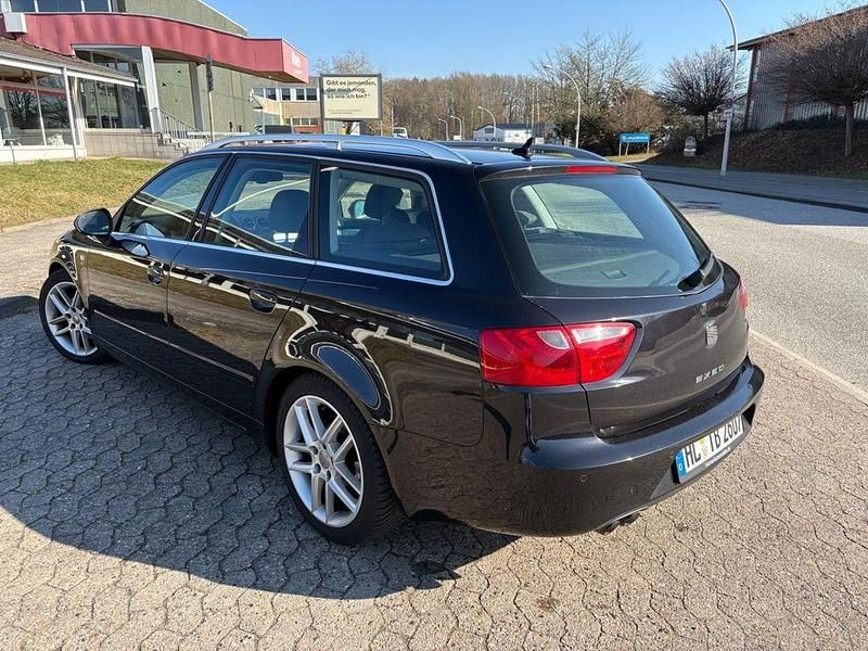 Gebraucht Seat Exeo Style 143 PS (105 kW) 2010 Schwarz Limousine