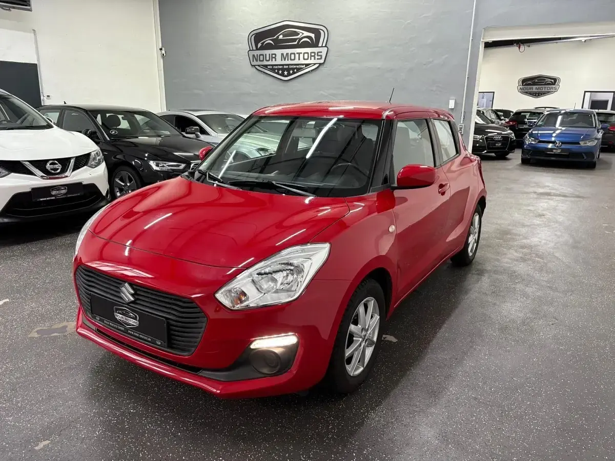 Gebraucht Suzuki Swift 90 PS (66 kW) 2017 Rot Kleinwagen
