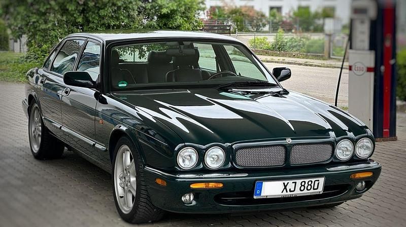 Grün Gebraucht 1998 Jaguar XJR Limousine | 22.990 € (Teuer) - Bild 1/4