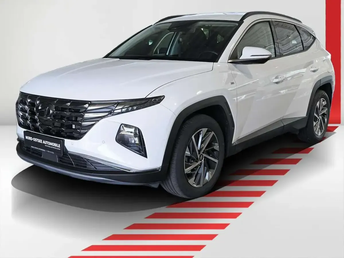 Gebraucht Hyundai Tucson Trend 180 PS (132 kW) 2024 Atlas white / sol SUV
