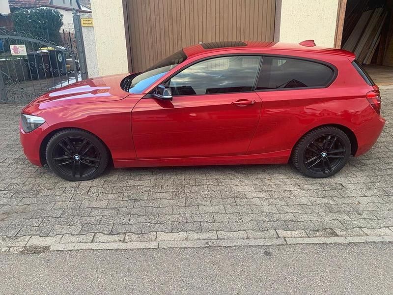 Gebraucht BMW 116 Efficient Dynamics 116 PS (85 kW) 2013 Rot Kleinwagen