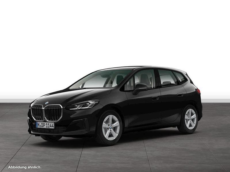 Black sapphire metallic Gebraucht 2024 BMW 216 Active Tourer Luxury Line Van / Kleinbus | 30.984 € (Etwas zu teuer) - Bild 1/2