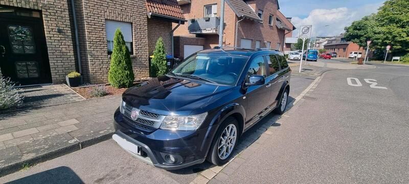 Blau Gebraucht 2012 Fiat Freemont SUV | 6.899 € - Bild 1/4