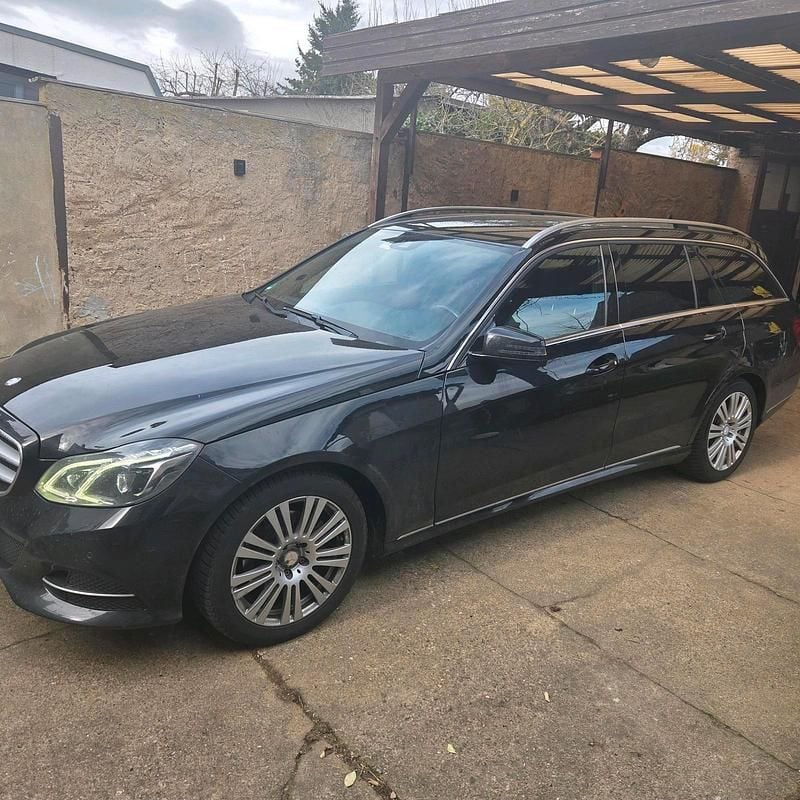 Gebraucht Mercedes E200 136 PS (100 kW) 2014 Schwarz Kombi