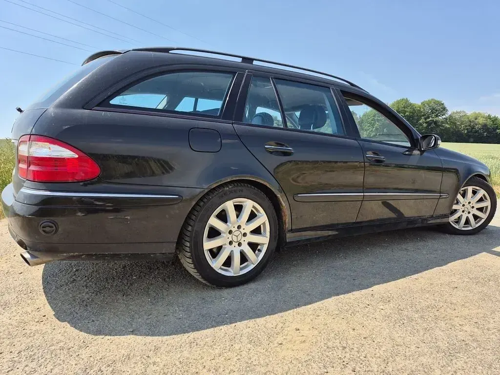 Gebraucht Mercedes E350 Avantgarde 272 PS (200 kW) 2005 Schwarz Limousine