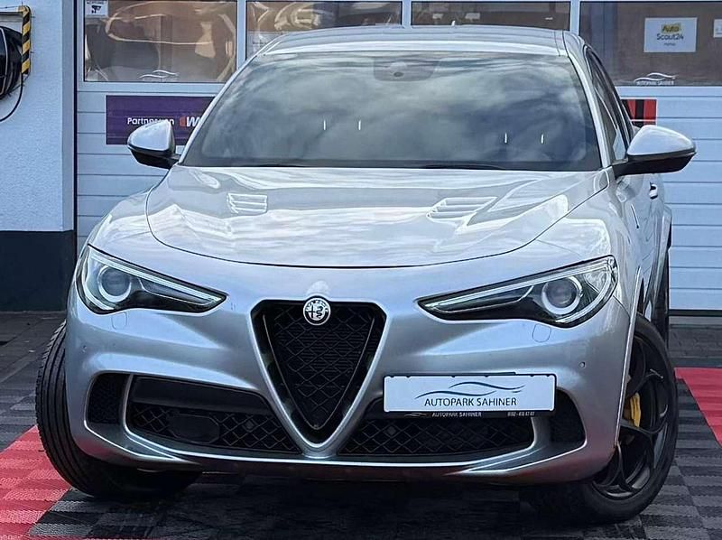 Colore esterno (grigio silvers Gebraucht 2021 Alfa Romeo Stelvio Quadrifoglio SUV | 41.649 € (Superpreis) - Bild 1/4