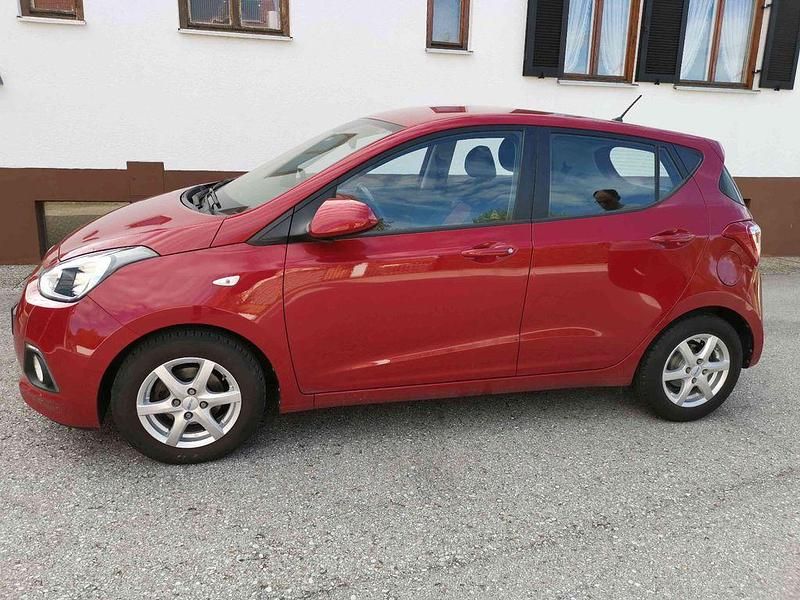 Rot Gebraucht 2014 Hyundai i10 Kleinwagen | 6.999 € (Fairer Preis) - Bild 1/4