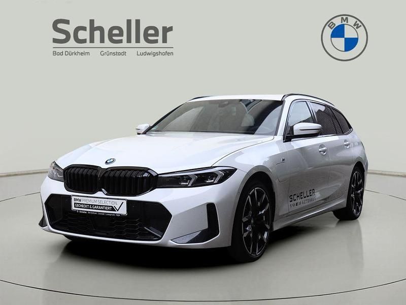 Alpinweiss iii Gebraucht 2025 BMW 330e M Sport Kombi | 59.900 € - Bild 1/4