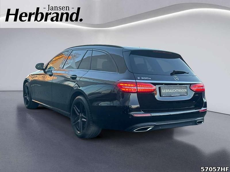Gebraucht Mercedes E300 313 PS (230 kW) 2022 Obsidianschwarz  metalliclack Kombi