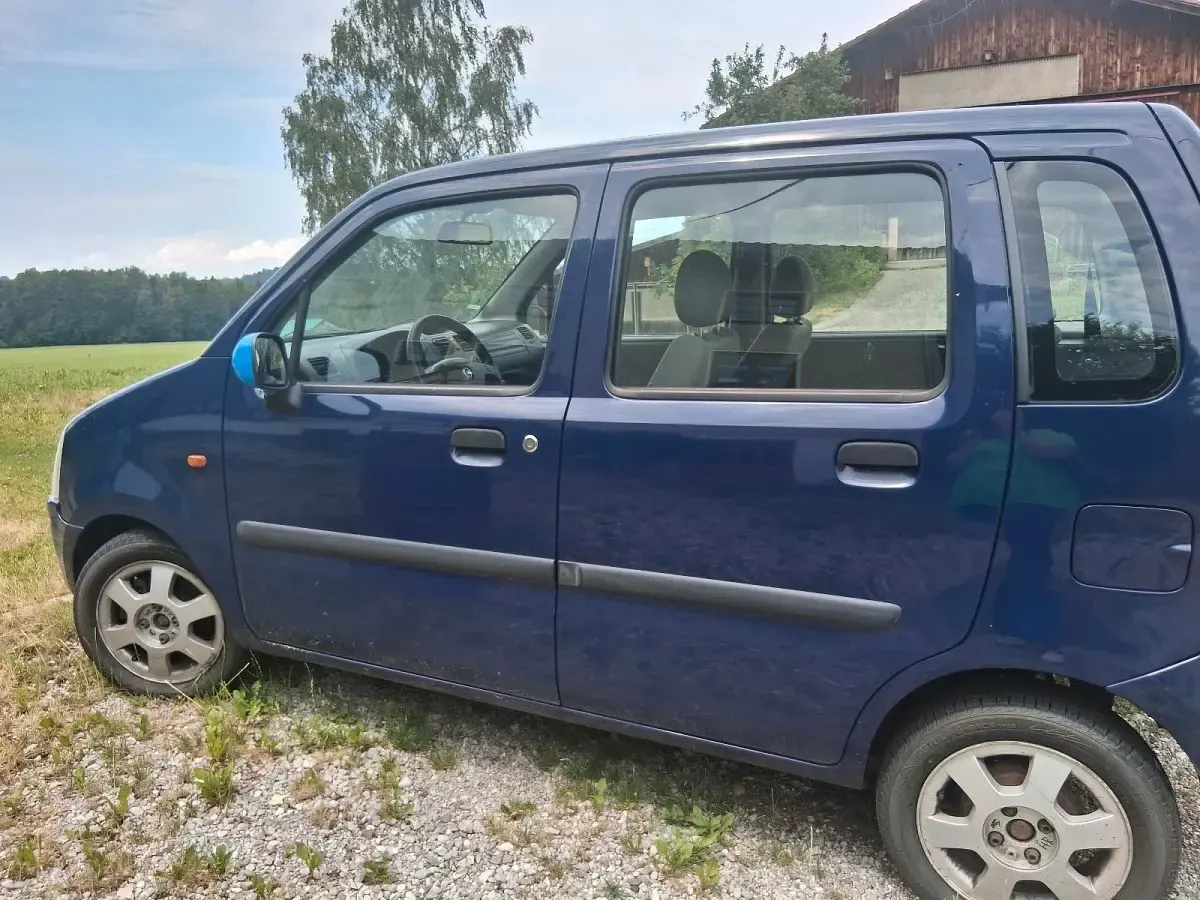 Gebraucht Opel Agila 75 PS (55 kW) 2003 Blau Van / Kleinbus