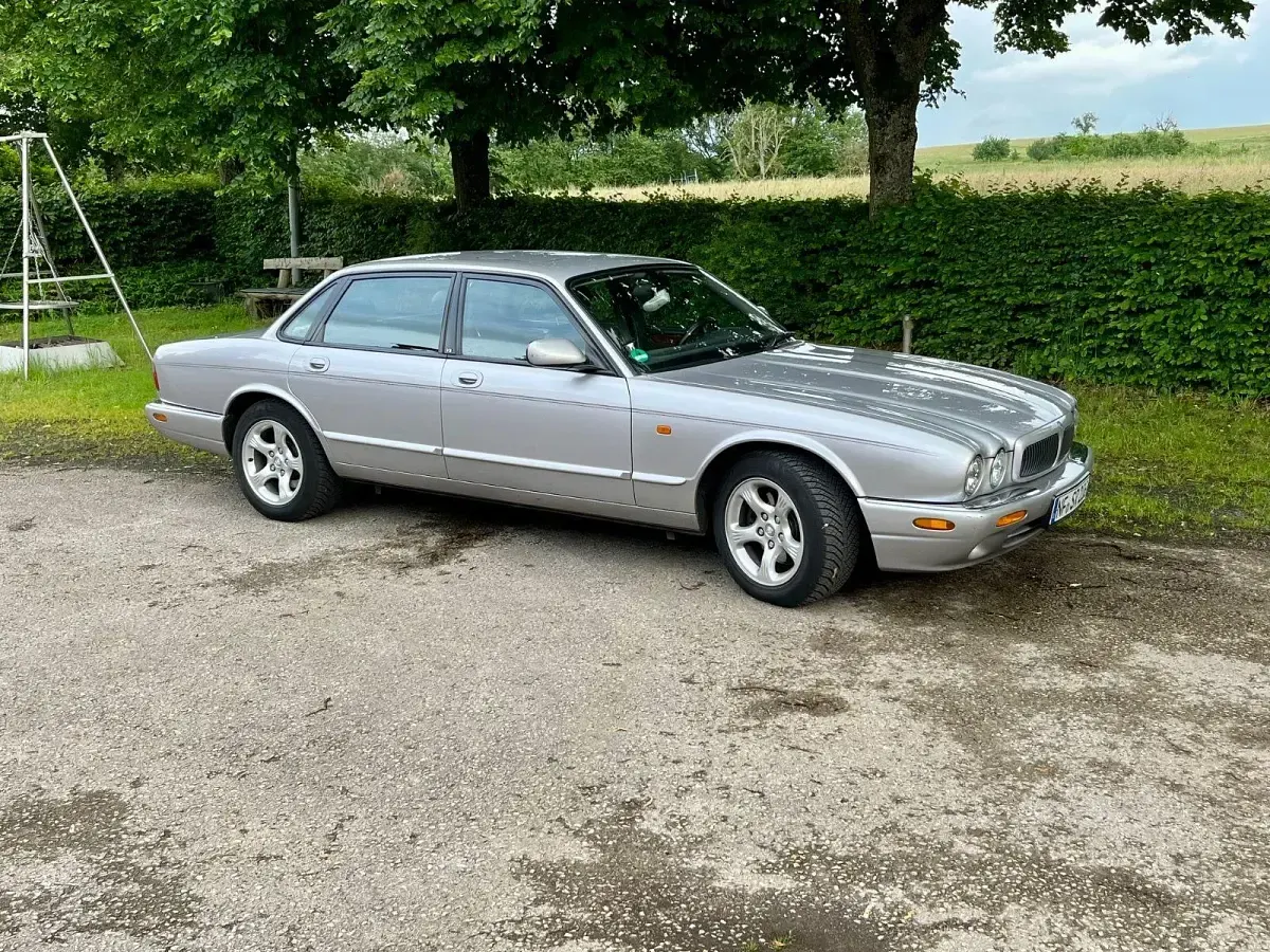 Gebraucht Jaguar XJ Executive 237 PS (174 kW) 2001 Silber Limousine