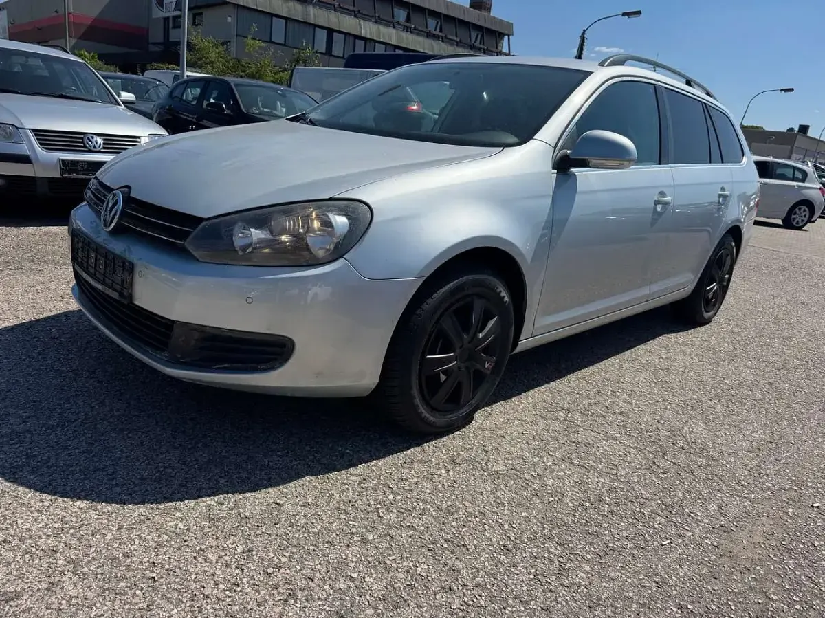 Gebraucht VW Golf VI Comfortline 105 PS (77 kW) 2010 Reflexsilber metallic Kleinwagen