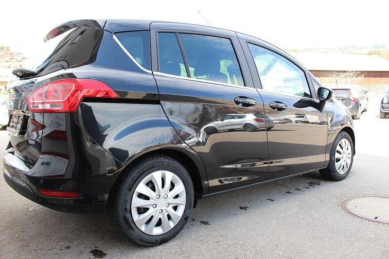 Gebraucht Ford B-MAX Titanium 125 PS (91 kW) 2017 Schwarz Van / Kleinbus