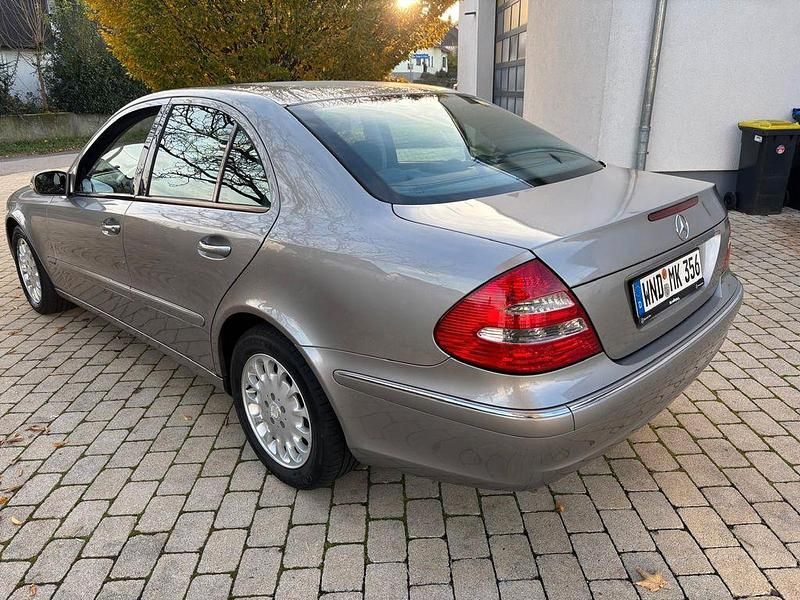 Gebraucht Mercedes E220 Elegance 150 PS (110 kW) 2003 Limousine