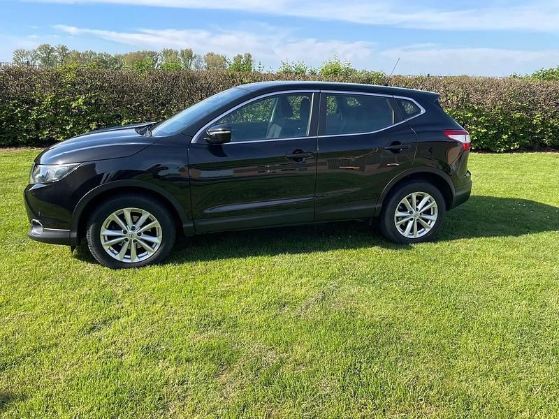 Schwarz Gebraucht 2014 Nissan Qashqai Acenta SUV | 9.800 € (Guter Preis) - Bild 1/4
