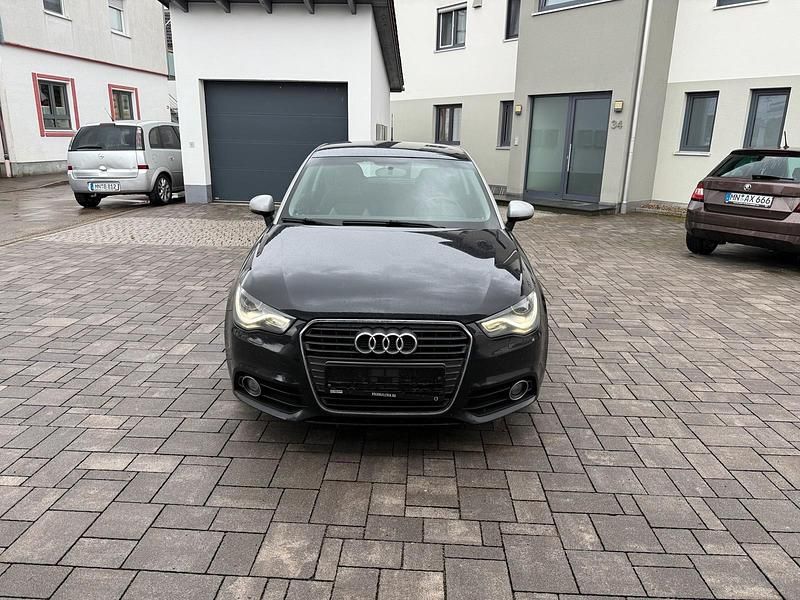 Schwarz Gebraucht 2011 Audi A1 Kleinwagen | 5.199 € (Fairer Preis) - Bild 1/4