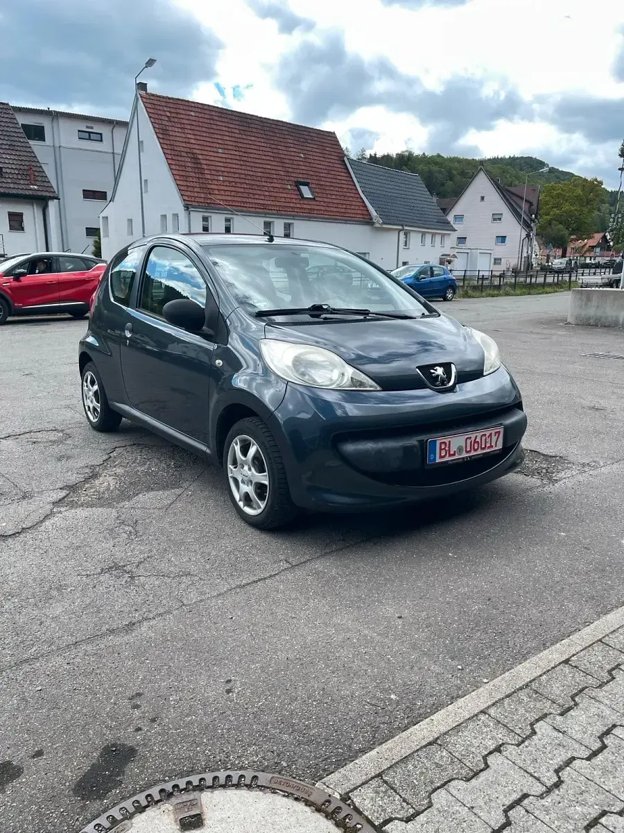 Gebraucht Peugeot 107 68 PS (50 kW) 2006 Grau Kleinwagen