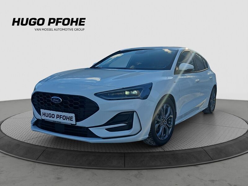 Frozen white uni Gebraucht 2024 Ford Focus ST-Line X Limousine | 25.850 € (Guter Preis) - Bild 1/4