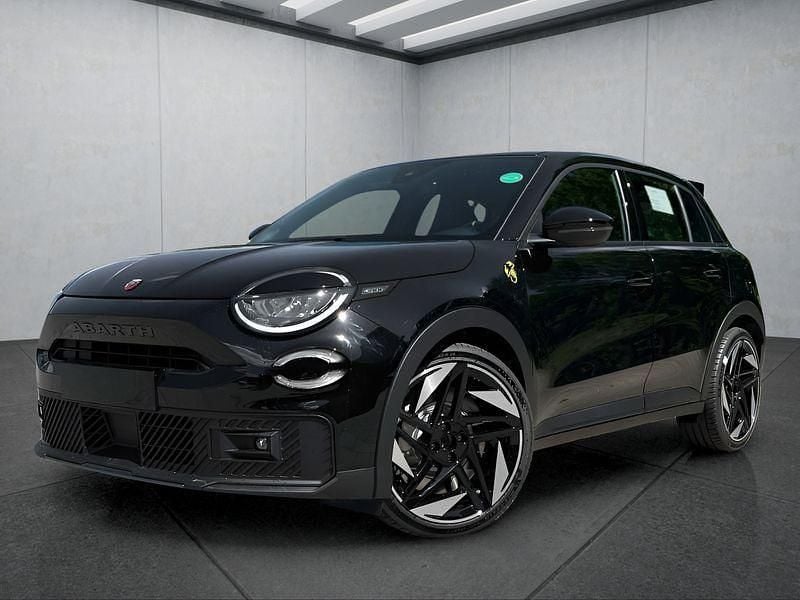 Schwarz Neu 2025 Abarth 600e Turismo SUV | 42.549 € (Fairer Preis) - Bild 1/4