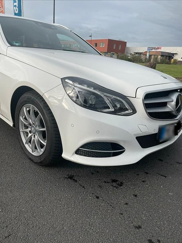 Gebraucht Mercedes E250 Avantgarde 211 PS (155 kW) 2015 Weiß Kombi