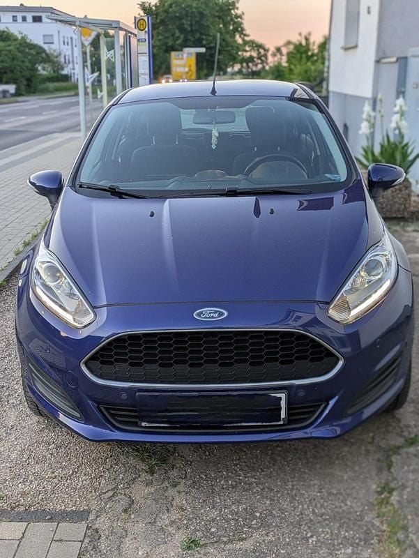 Blau Gebraucht 2017 Ford Fiesta Kleinwagen | 4.500 € (Superpreis) - Bild 1/4