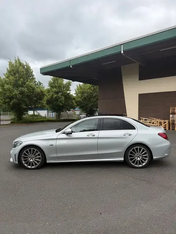 Gebraucht Mercedes C300e 194 PS (142 kW) 2020 Silber Limousine
