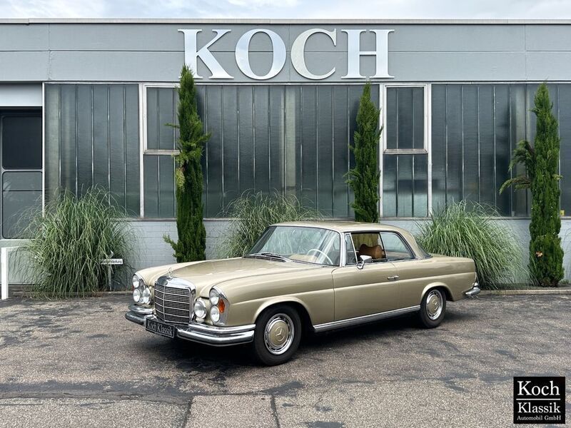Gold Gebraucht 1969 Mercedes W111 SE | 89.900 € - Bild 1/4
