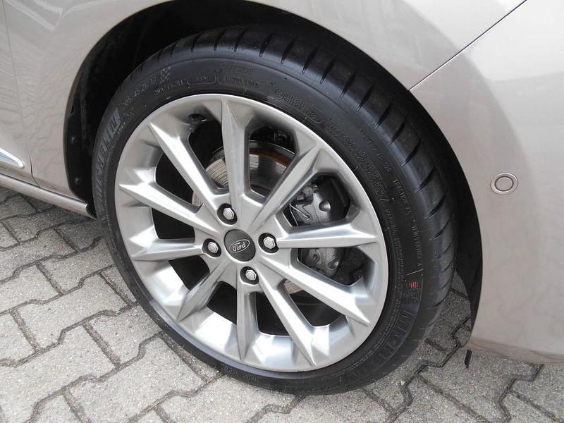 Gebraucht Ford Fiesta Vignale 101 PS (74 kW) 2018 Beige Kleinwagen