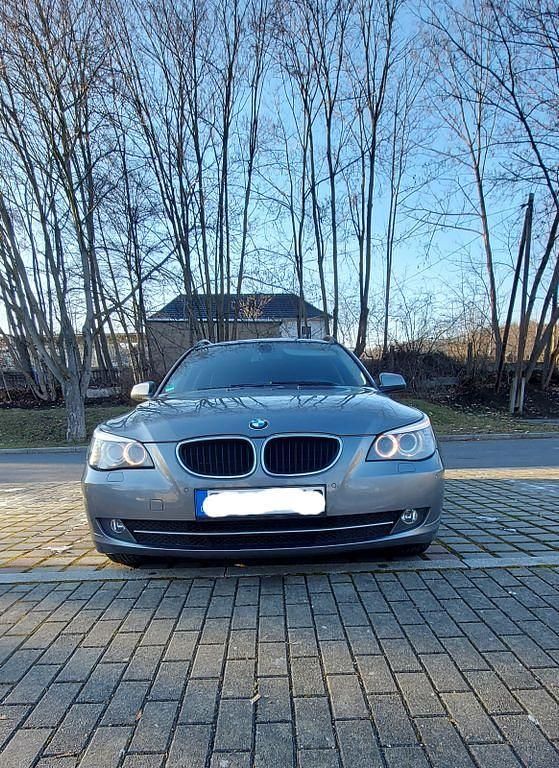 Gebraucht BMW 520 177 PS (130 kW) 2010 Silber Kombi