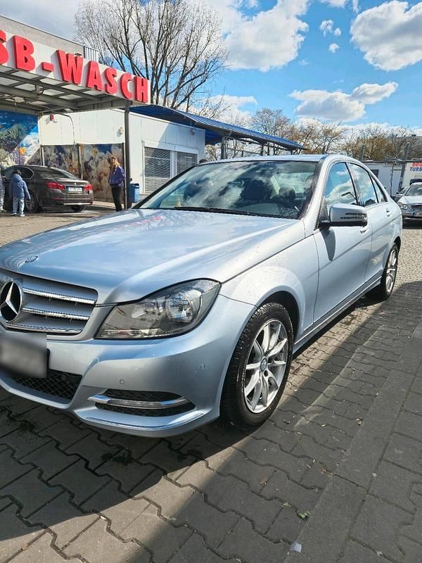 Gebraucht Mercedes C180 156 PS (114 kW) 2012 Andere farben Limousine