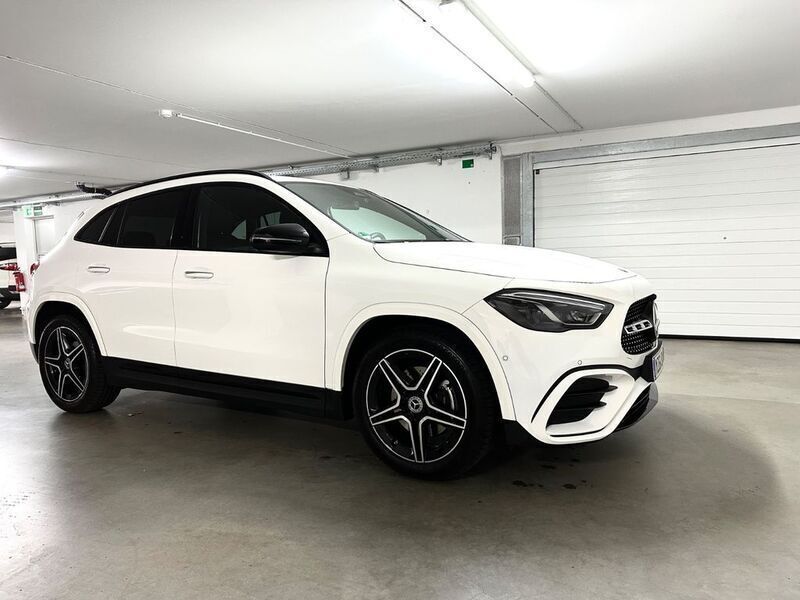 Weiß Gebraucht 2024 Mercedes GLA200 AMG line SUV | 37.990 € (Guter Preis) - Bild 1/4